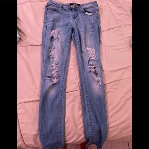 Women’s Light wash Ripped Jeans